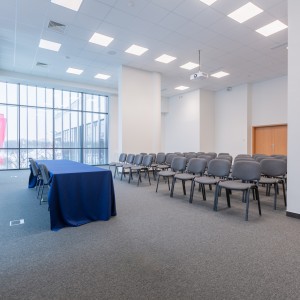 Sala konferencyjna A - ustawienie kinowe
