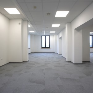 Zdjęcie pomieszczenia biurowego w hali COS Torwar