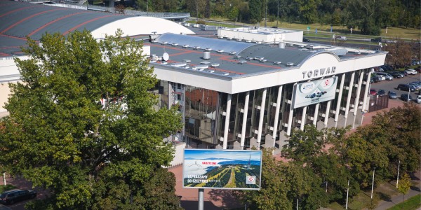 Dach COS Torwar z perspektywy dachu stadionu Legii Warszawa