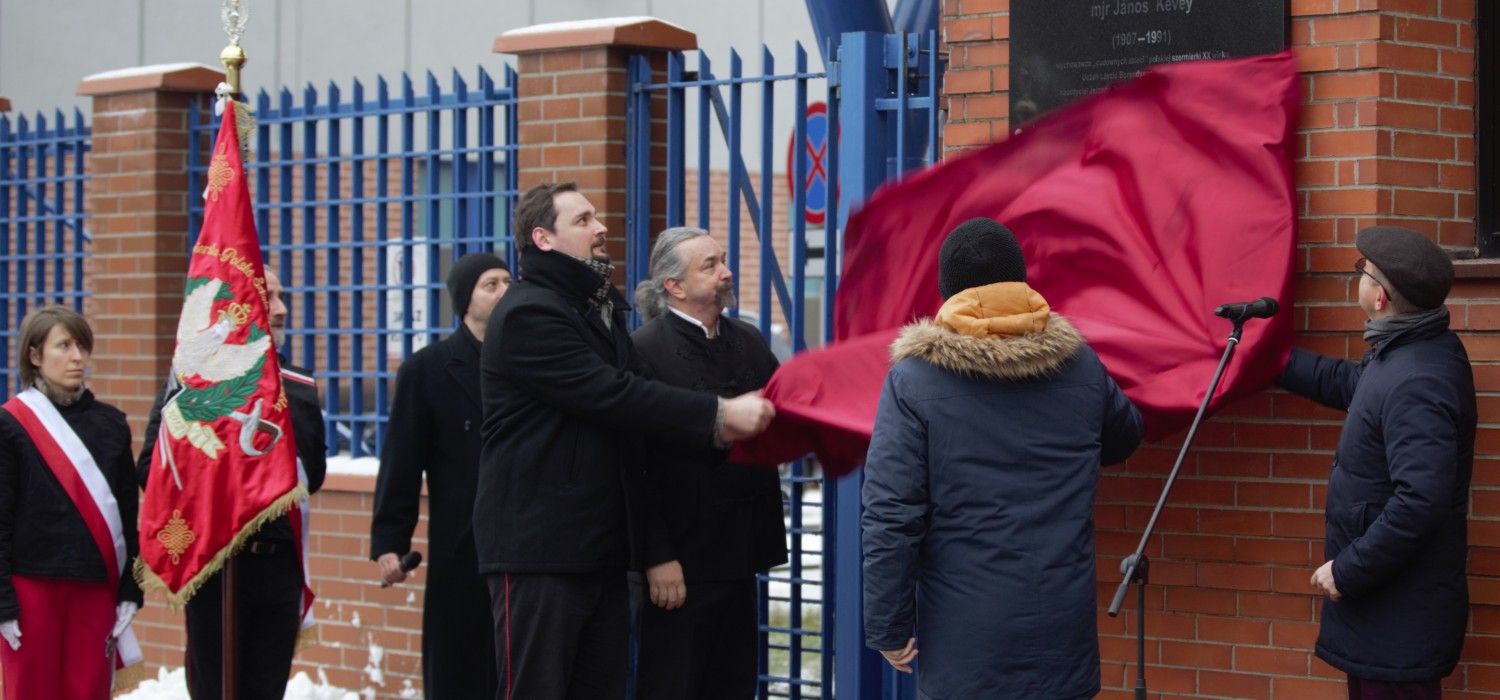 Uroczyste osłonięcie tablicy