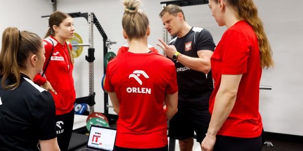 Polska i Brazylijska reprezentacja kobiet w piłce ręcznej trenuje razem w COS OPO Wałcz