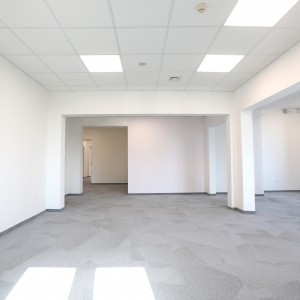 Pomieszczenie biurowe w hali COS Torwar