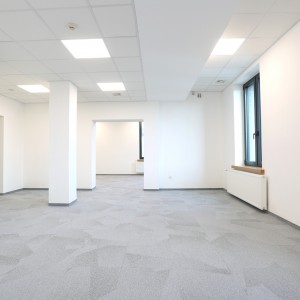 Pomieszczenie biurowe w hali COS Torwar